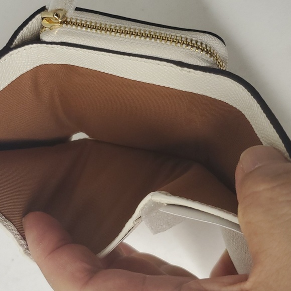 Coach 37968 Leather Small Trifold Wallet Gold/Chalk (Firm Price) - Picture 9 of 16